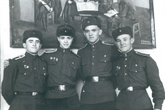 16.-Dahno-Lebedev-Boev-Radchenko-3-kurs-1959-god-1-e-uvolnenie-iz-CHebenkov