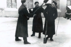 20.-Boev-Li-Anisimov-3-kurs-1959-god-CHebenki